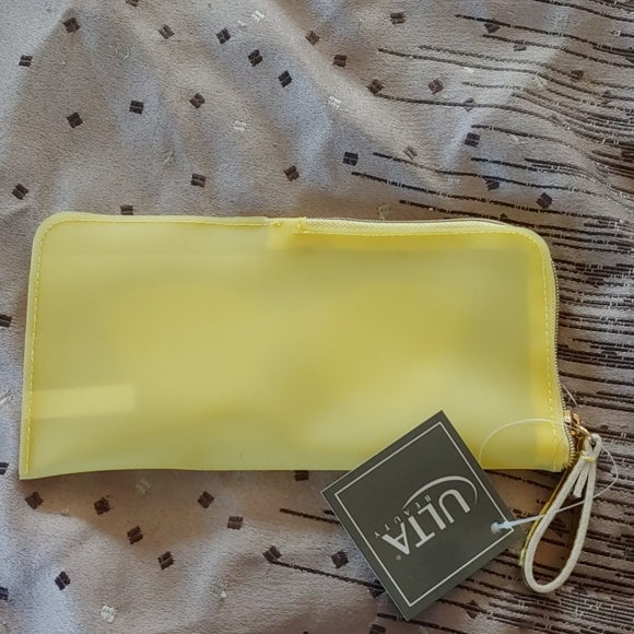 Vinyl Sunglasses carrying pouch - Picture 2 of 2